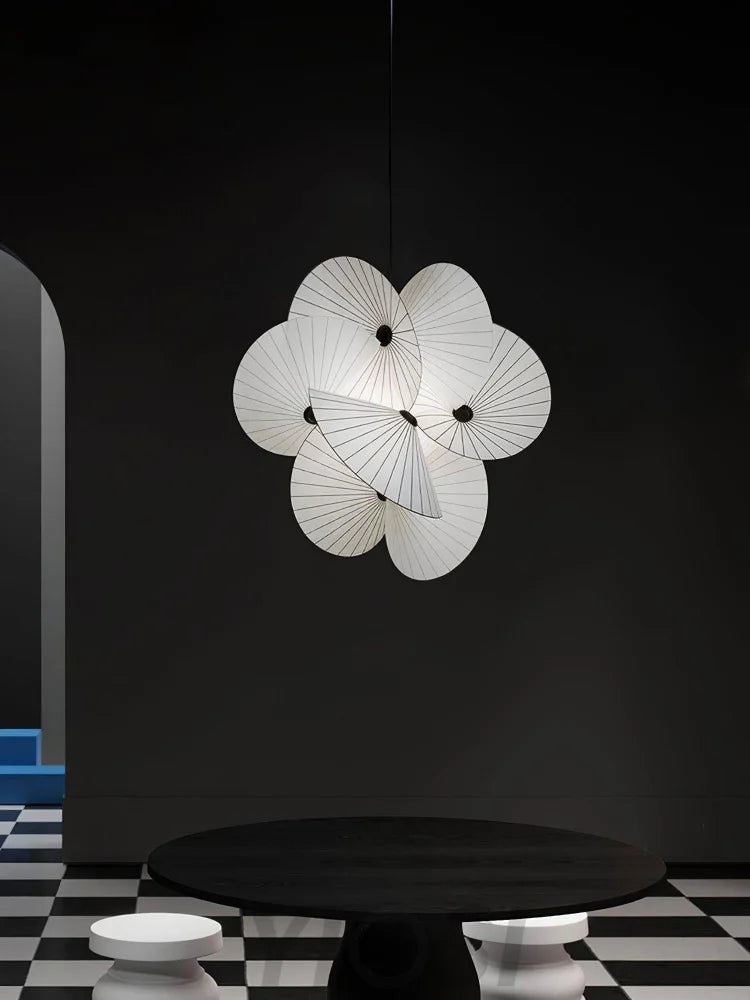 Cory Scalloped Pendant ∅ 18.1″ x H 23.6″ / Dia 46cm x H 60cm / Black & White Pendant light