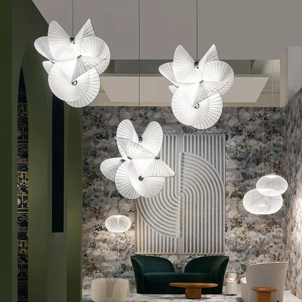 Cory Scalloped Pendant ∅ 18.1″ x H 23.6″ / Dia 46cm x H 60cm / Black & White Pendant light