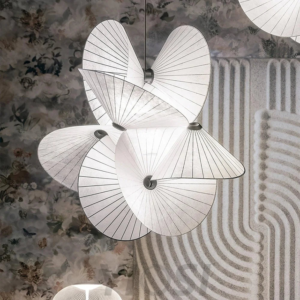 Cory Scalloped Pendant ∅ 18.1″ x H 23.6″ / Dia 46cm x H 60cm / Black & White Pendant light