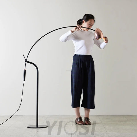 Hercules Floor Lamp ∅ 45.3″ - Bent-1-Yiosilamp