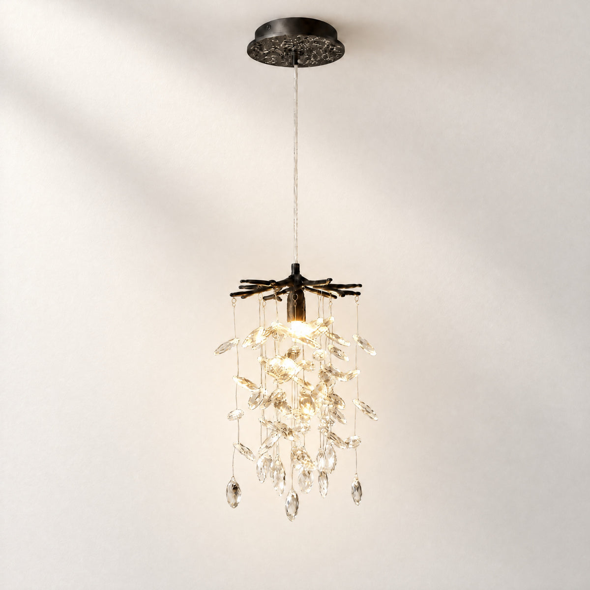 Odalys Modern Branch Pendant Light – lights on
