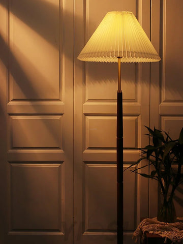 Pleated Floor Lamp ∅ 17.7″ - Yiosilamp