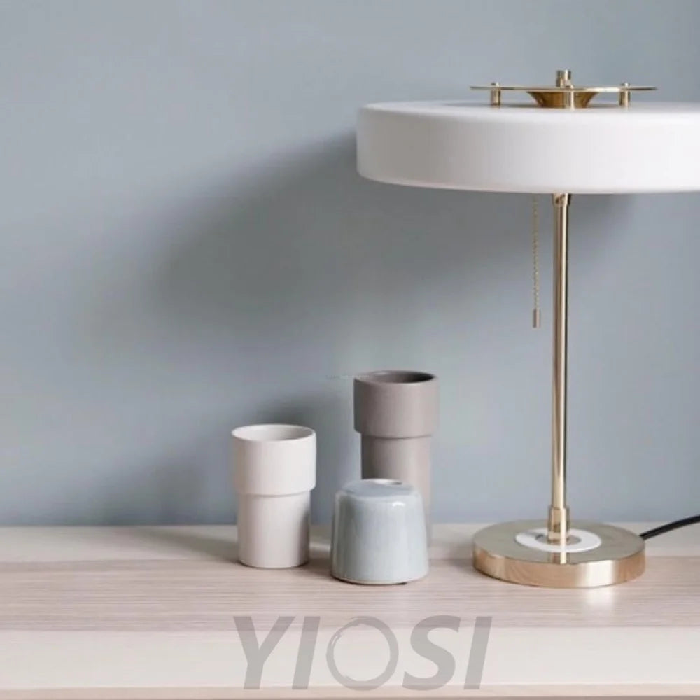 Revolve Table Lamp ∅ 13.8″ - Yiosilamp