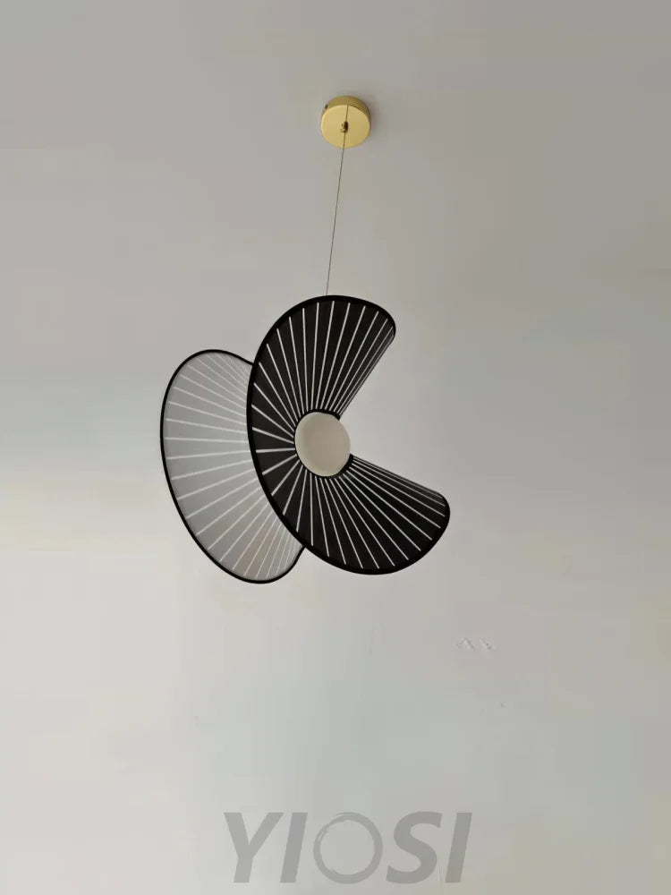 Shell Nordic Pendant - Pleated-1-Yiosilamp
