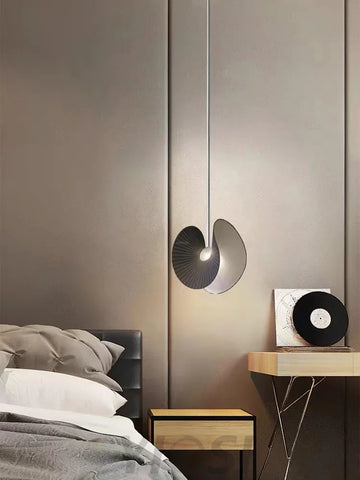 Shell Nordic Pendant - Pleated-1-Yiosilamp