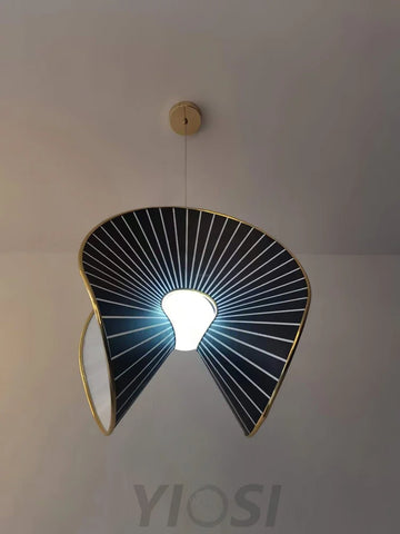 Shell Nordic Pendant - Pleated-1-Yiosilamp