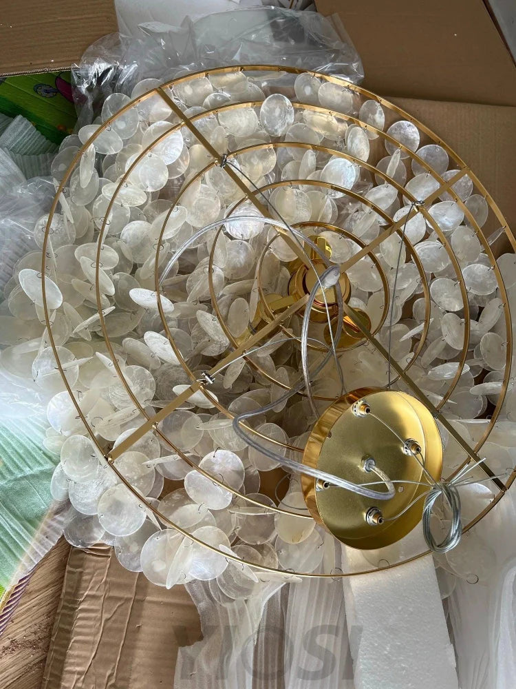 Shell Wind Chime Chandelier ∅ 19.7″ - Yiosilamp