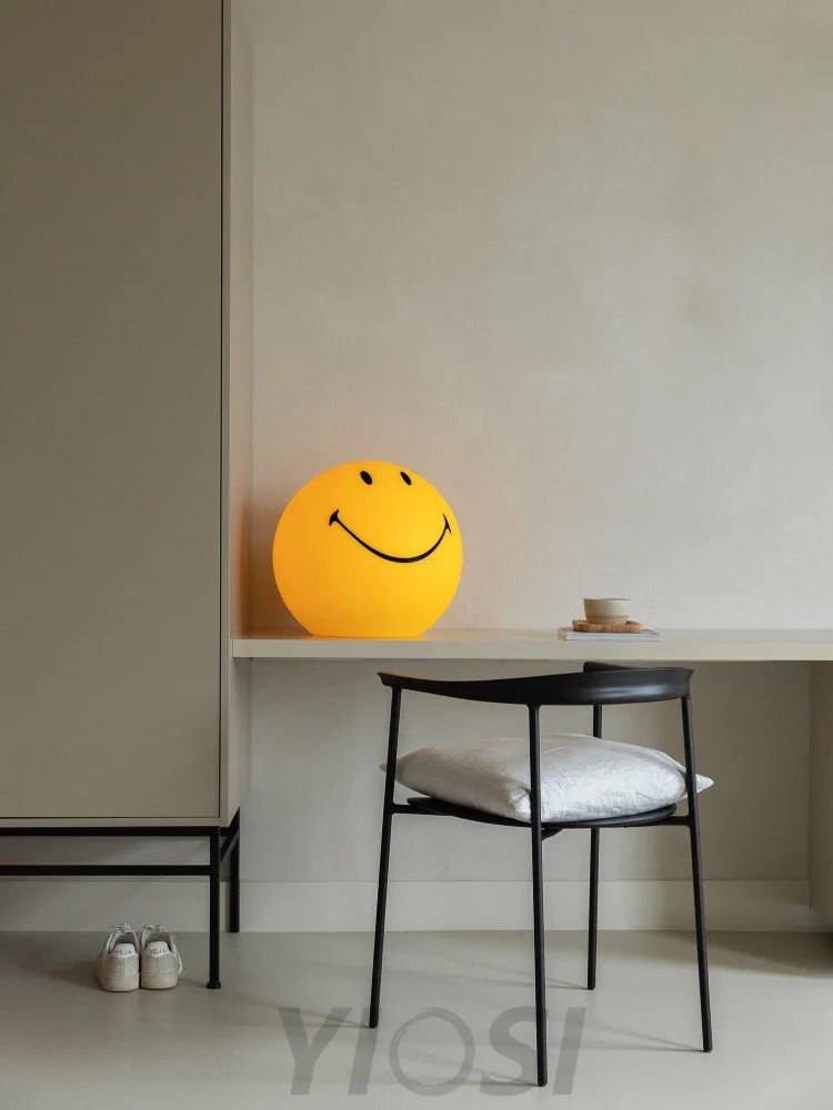 Smiling Style Rechargeable Built-in Battery Table Lamp - Candy-1-Yiosilamp