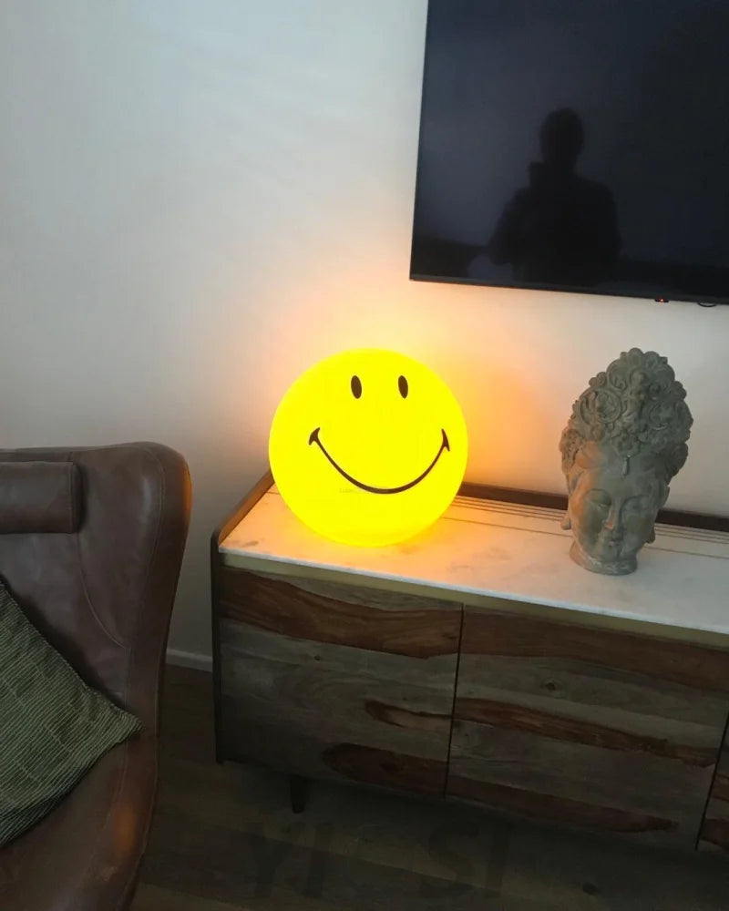 Smiling Style Rechargeable Built-in Battery Table Lamp - Candy-1-Yiosilamp