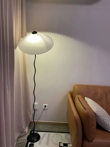 Squiggle Floor Lamp ∅ 17″ - Yiosilamp