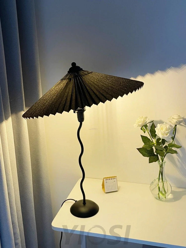 Squiggle Table Lamp ∅ 17″ - Yiosilamp