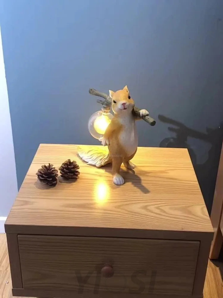 Squirrel Table Lamp ∅ 9.8″ - Creature-1-Yiosilamp