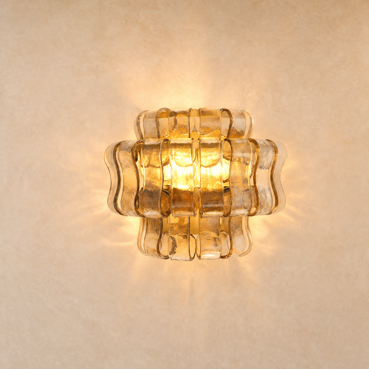 Wall Sconce in polished gold