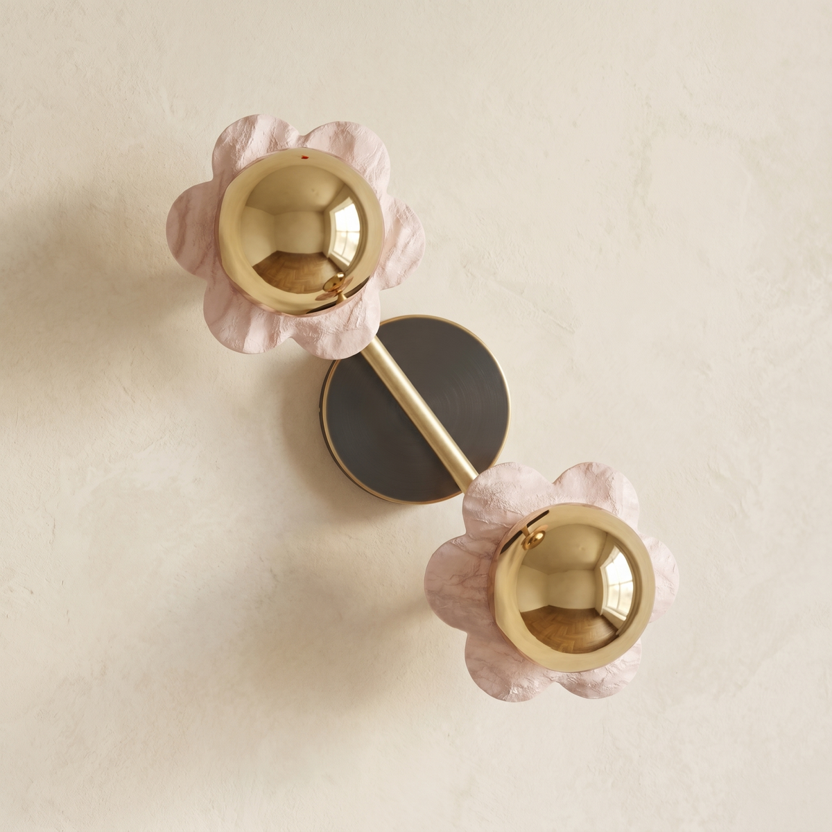Brass Flower Wall Alabaster — W400 — mra-brass-flower-wall-91050-w400-dark