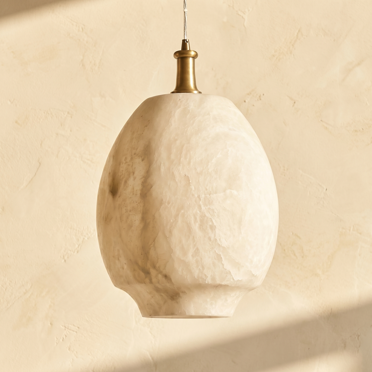 Egg Pendant Alabaster — D280 — mra-egg-pendant-70042-d280-dark