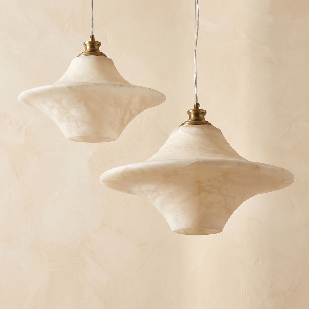 UFO Pendant Alabaster — D460 — mra-ufo-pendant-70065-d460-dark