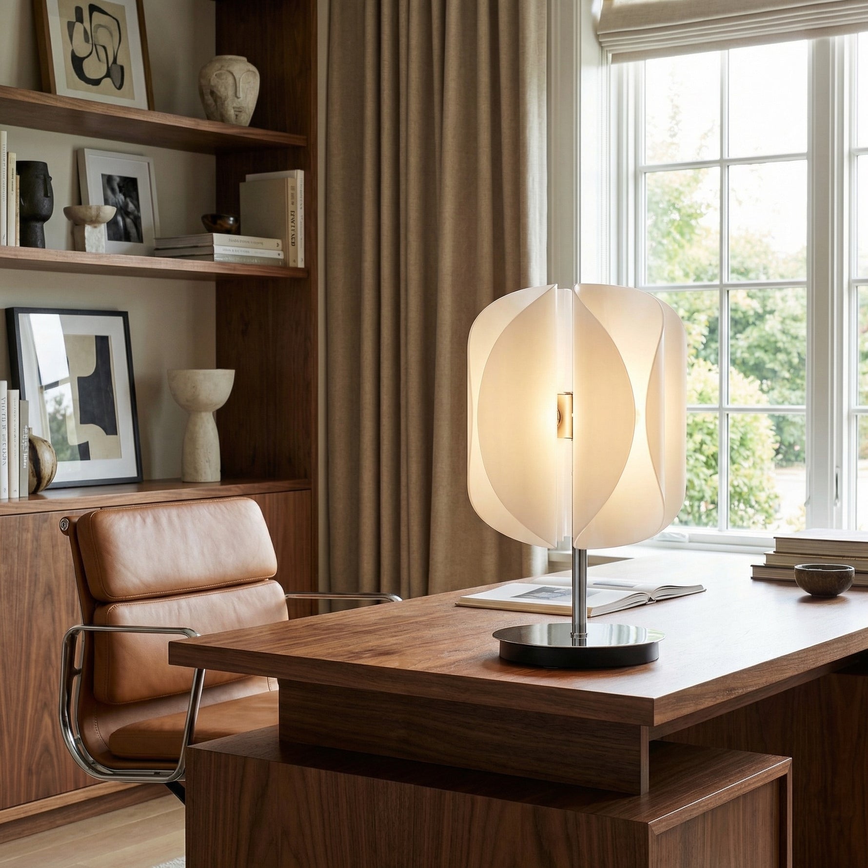 Yiosi Phantom Glass Table Lamp - scene-2