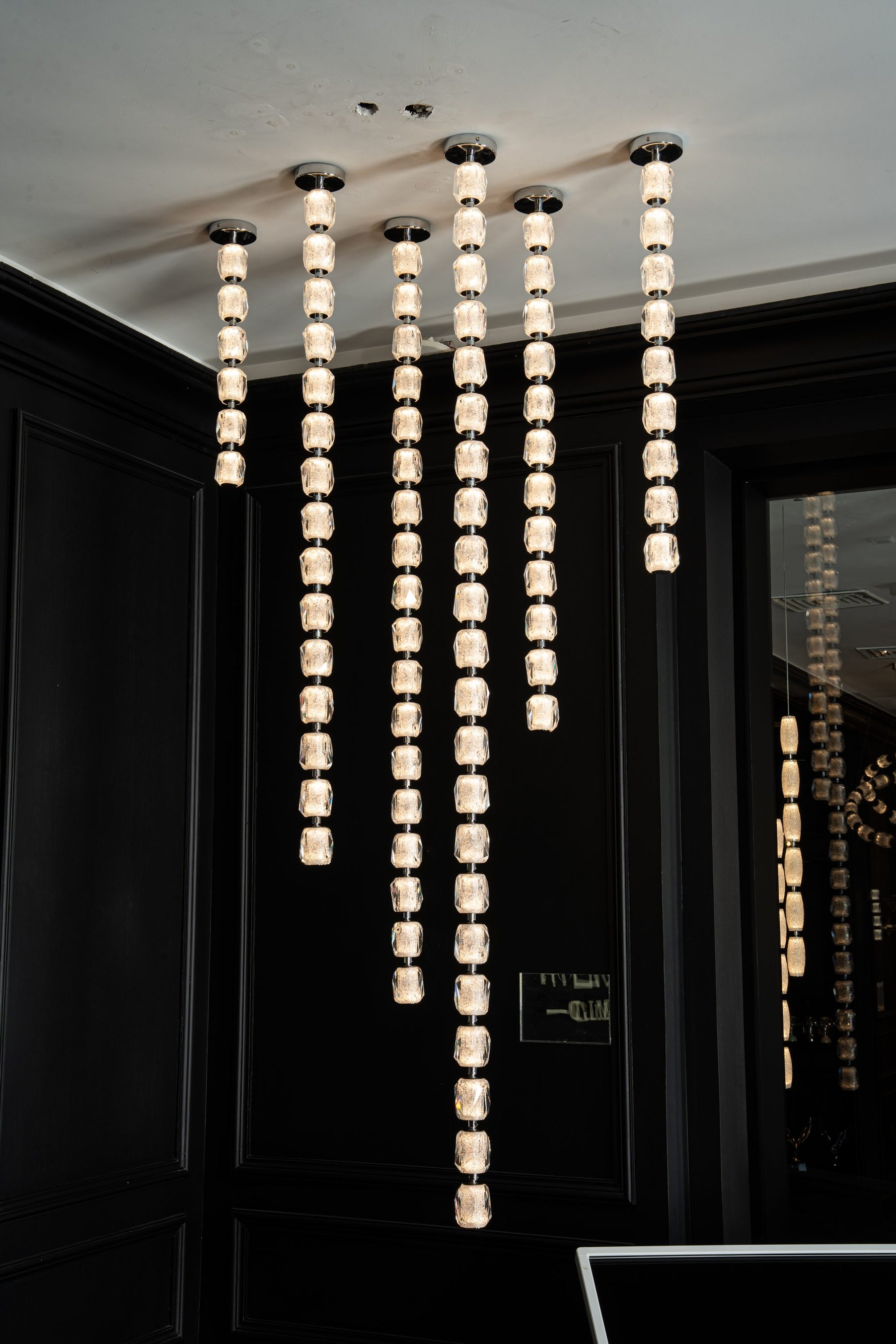 yiosi-seduction-drop-pendant-cluster-chandelier-mld-001-004.jpg