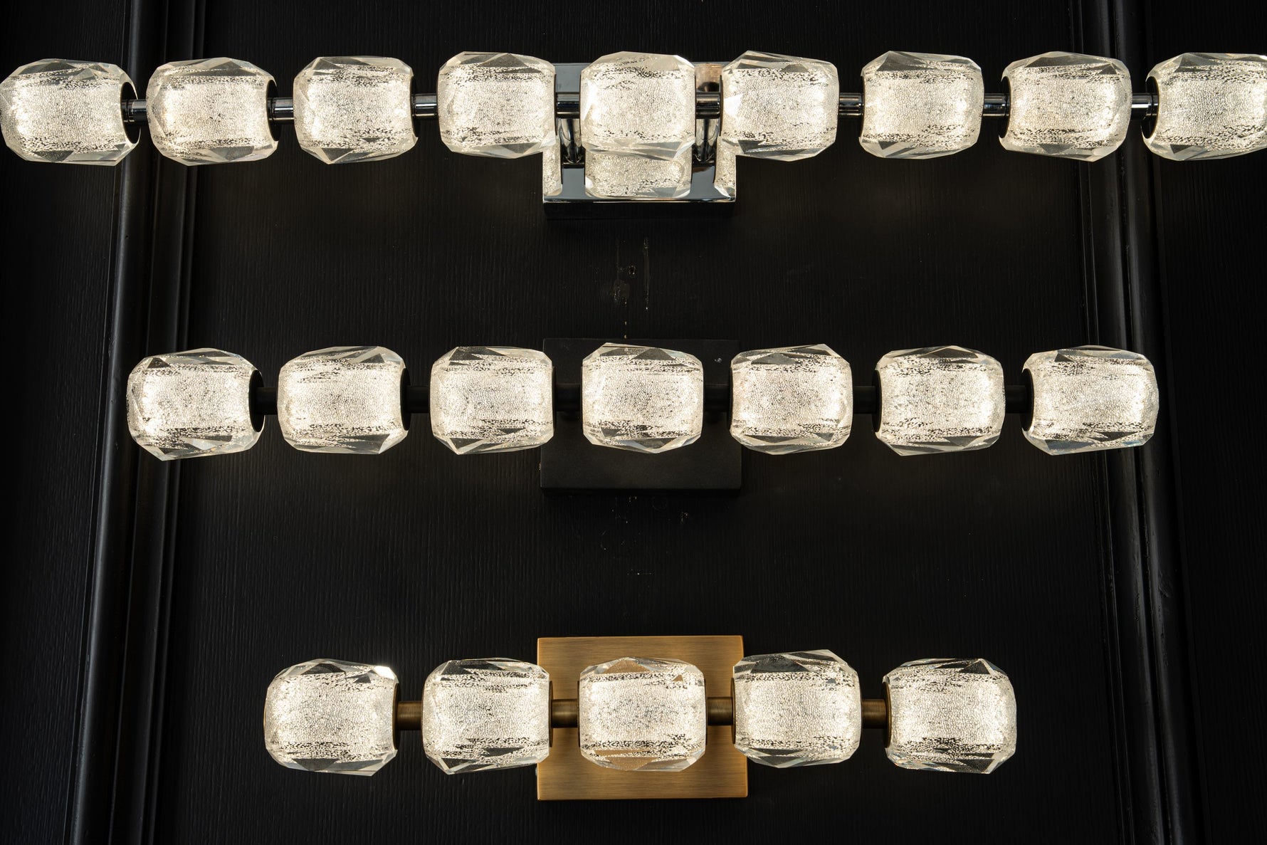 yiosi-seduction-horizontal-crystal-vanity-light-mld-009-014.jpg
