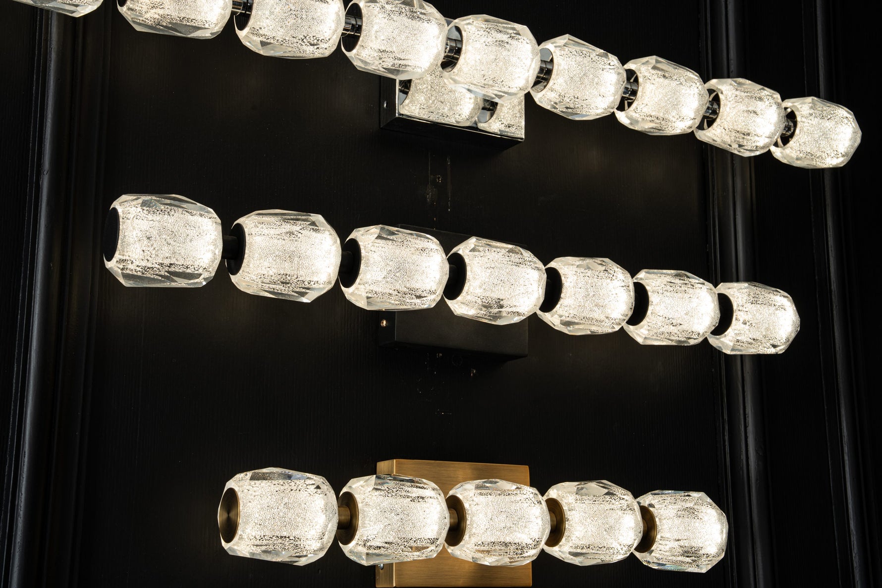 yiosi-seduction-horizontal-crystal-vanity-light-mld-009-022.jpg