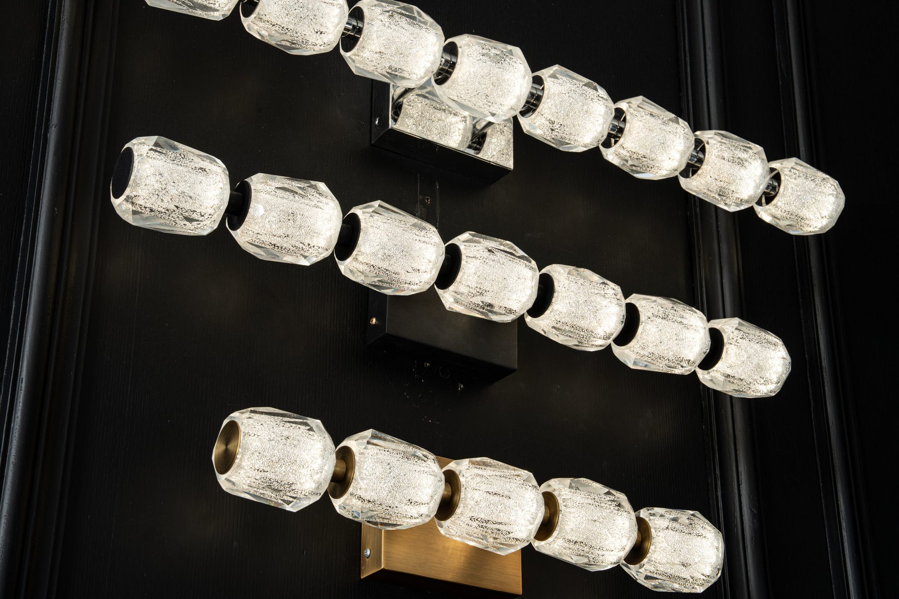 yiosi-seduction-horizontal-crystal-vanity-light-mld-009-029.jpg
