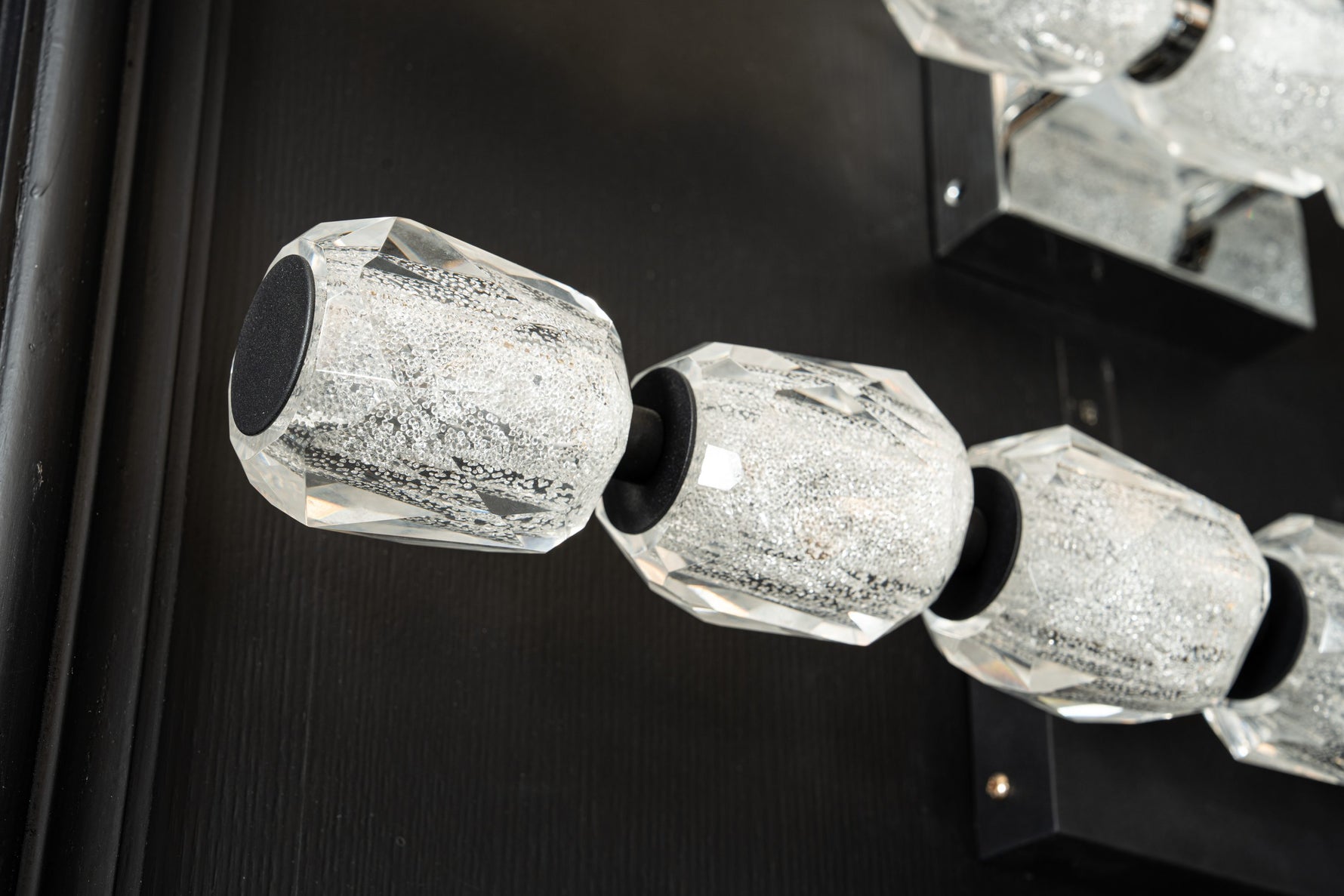 yiosi-seduction-horizontal-crystal-vanity-light-mld-009-033.jpg