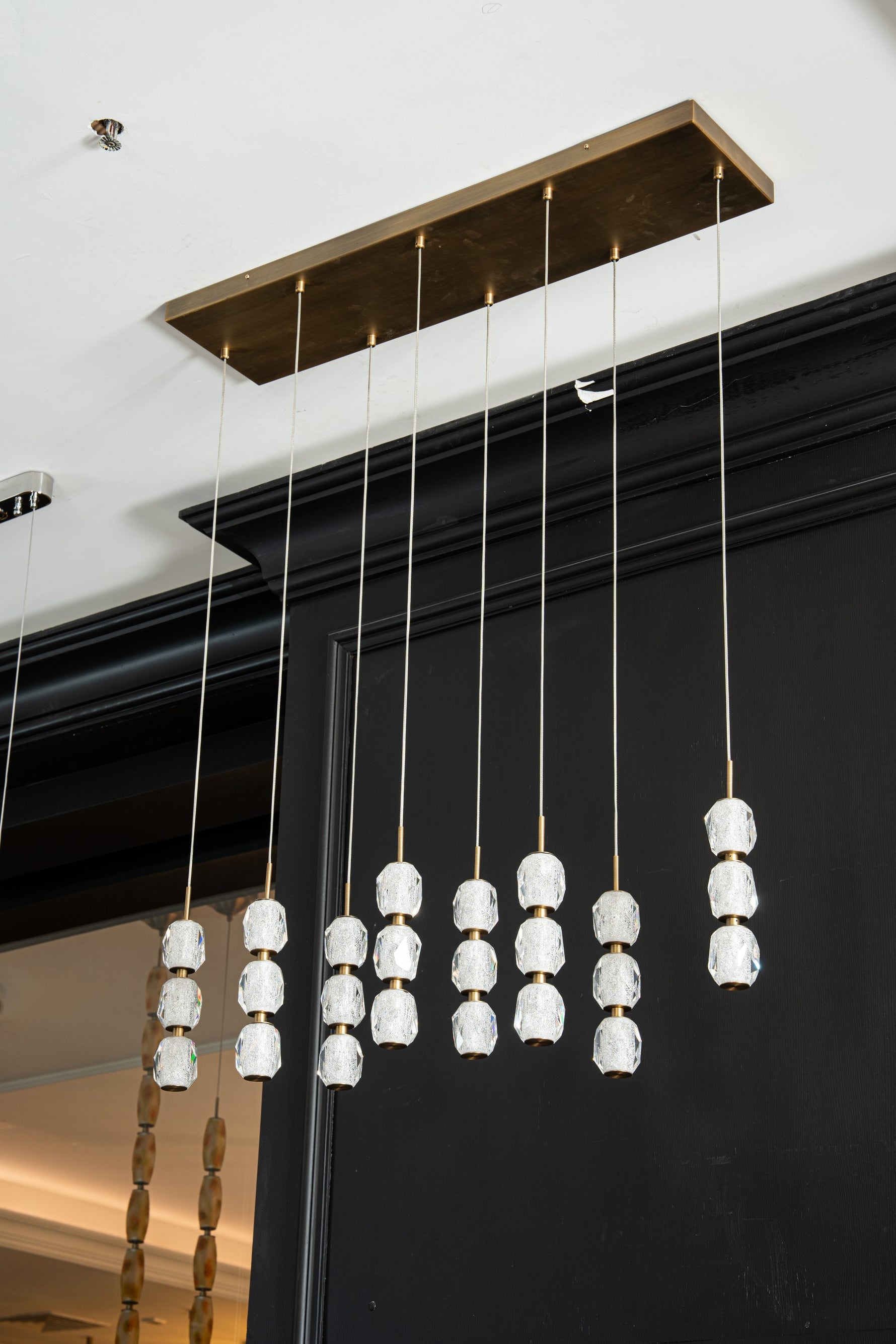 yiosi-seduction-linear-crystal-pendant-mld-014-023.jpg