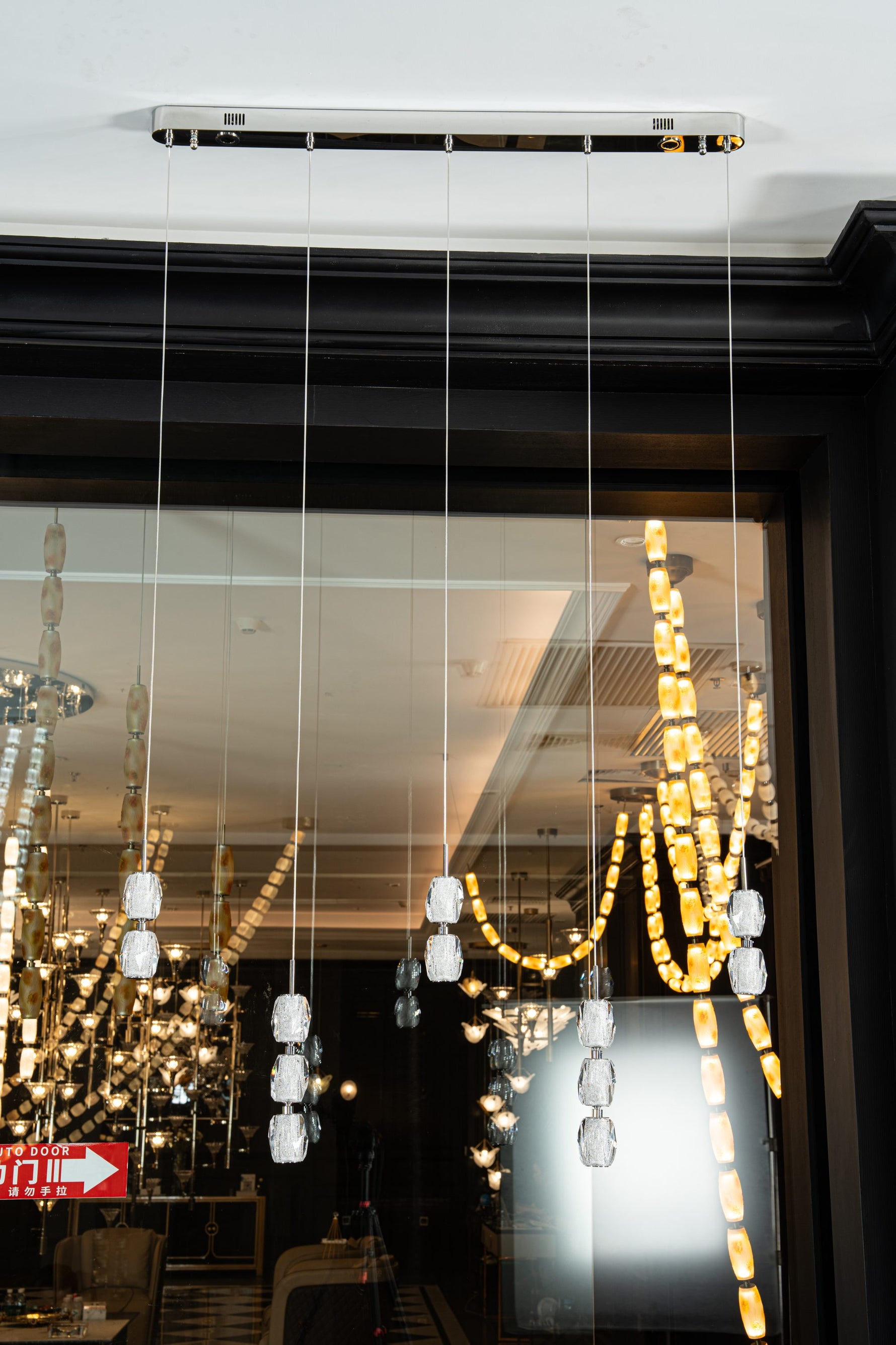 yiosi-seduction-linear-crystal-pendant-mld-015-001.jpg