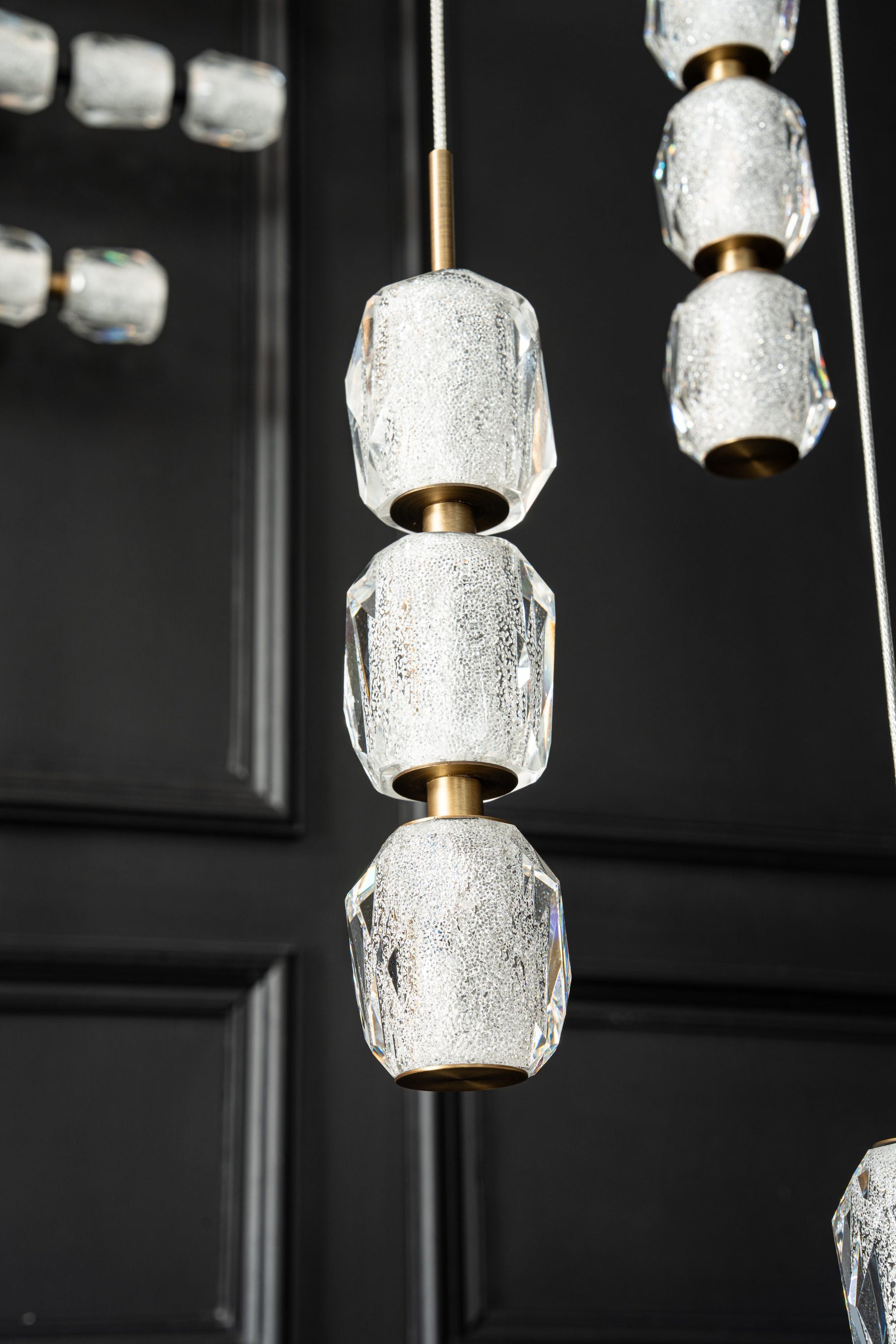 yiosi-seduction-spiral-staircase-chandelier-mld-007-029.jpg