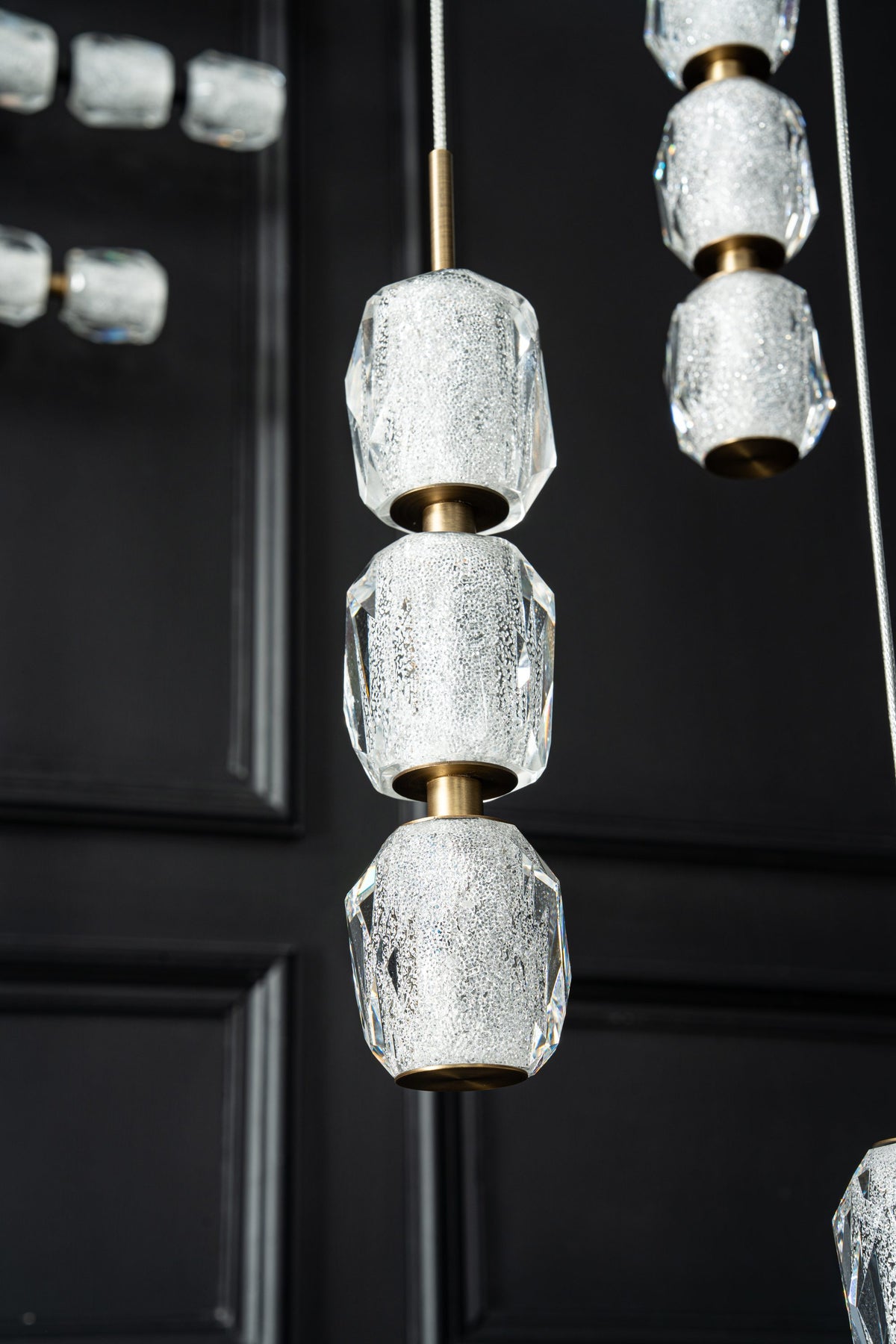 yiosi-seduction-spiral-staircase-chandelier-mld-007-030.jpg