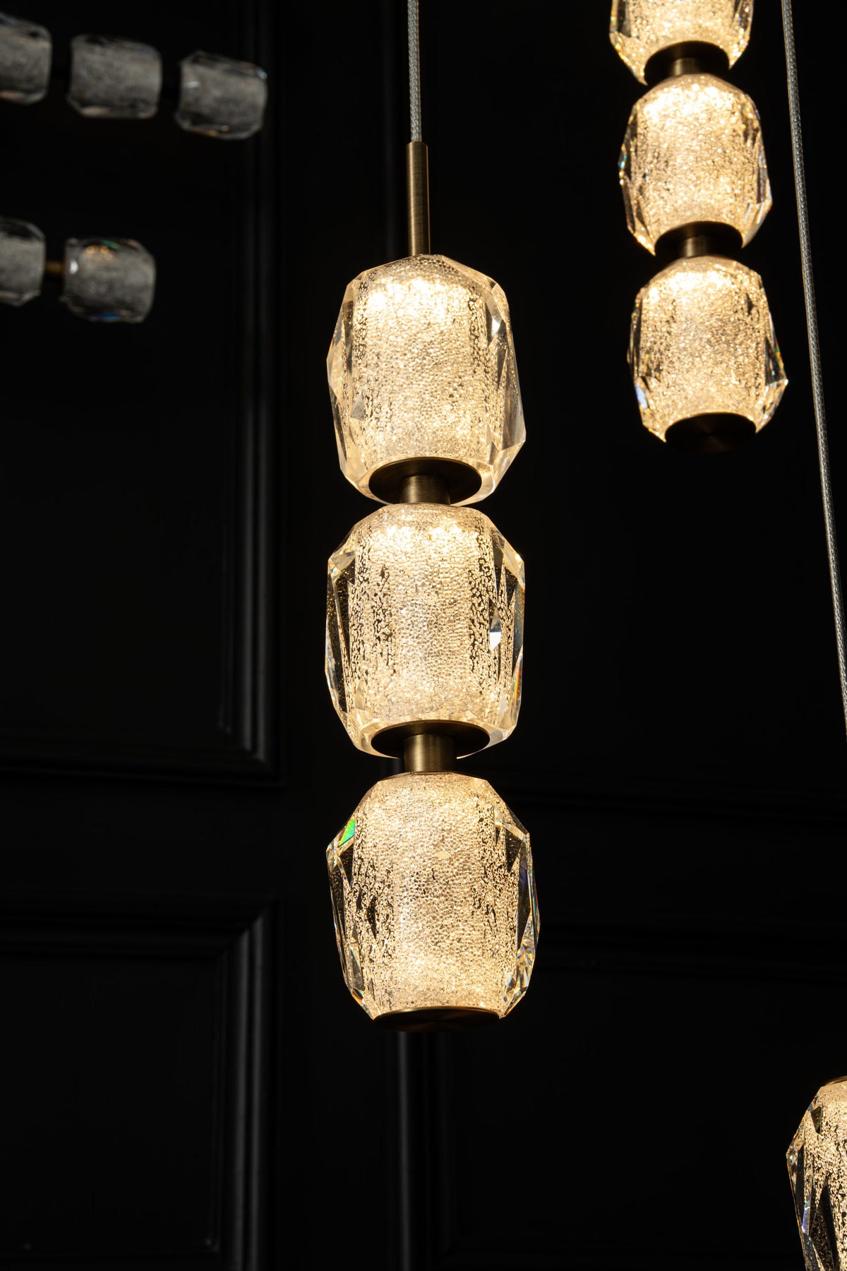 yiosi-seduction-spiral-staircase-chandelier-mld-007-036.jpg