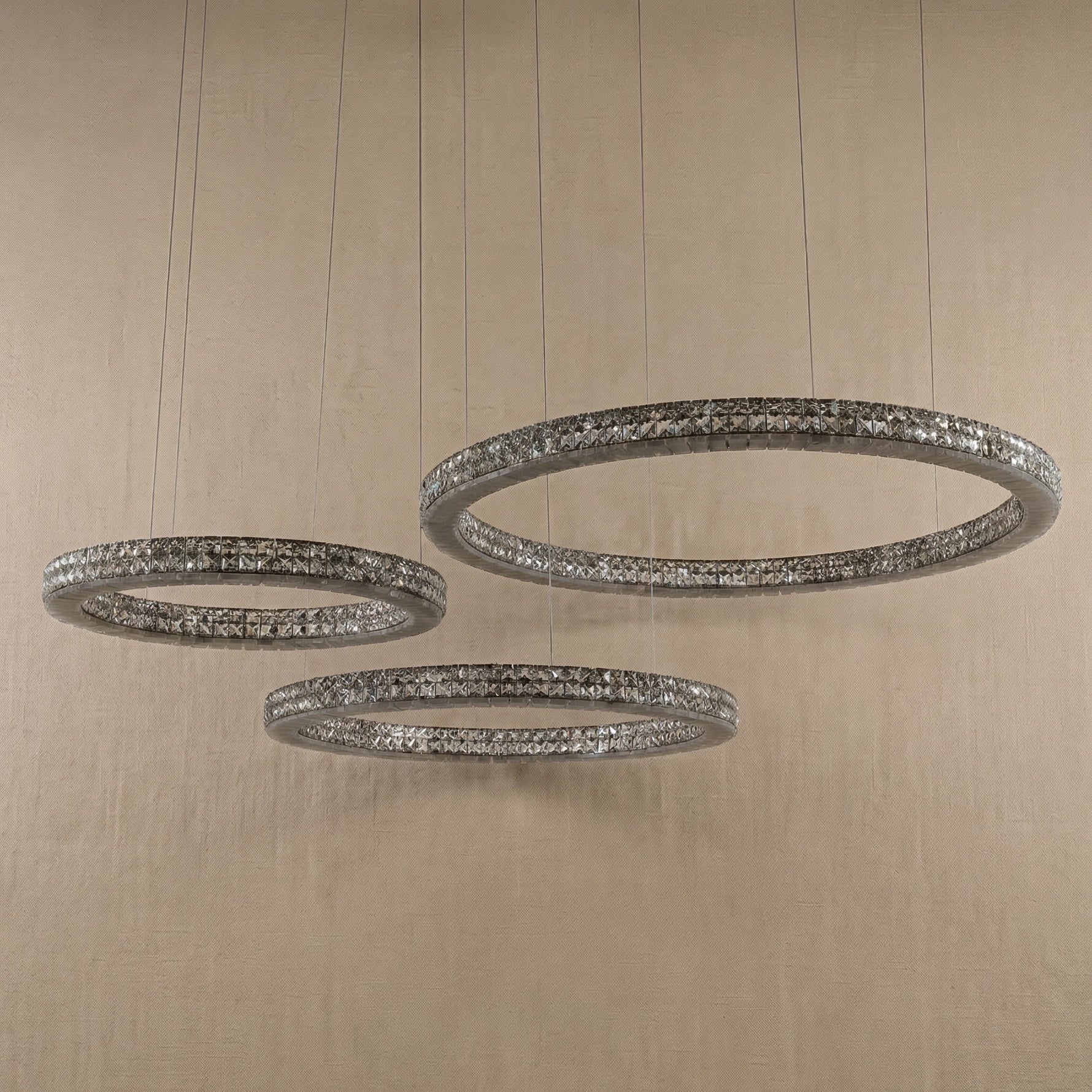 Yiosi Vera 3-tier crystal & alabaster chandelier in modern American dining setting
